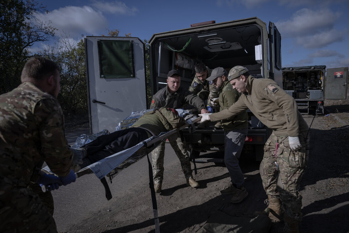     Раненные украинские боевики / Gettyimages.ru / Ozge Elif Kizil / Anadolu