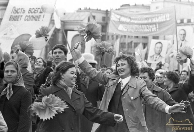 Первомайская демонстрация в СССР. Фото из открытых источников.
