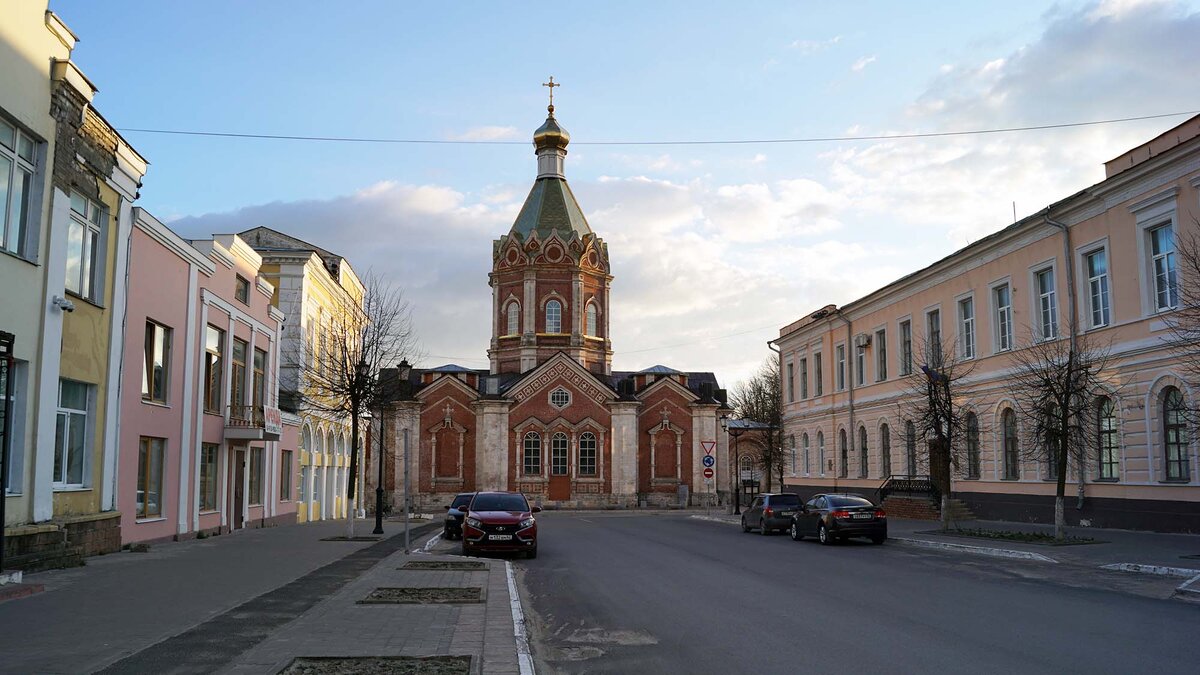 Касимов располагается на берегу реки Ока в Рязанской области