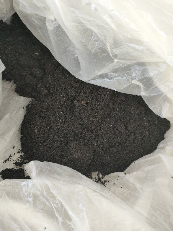 Просеянный биогумус.