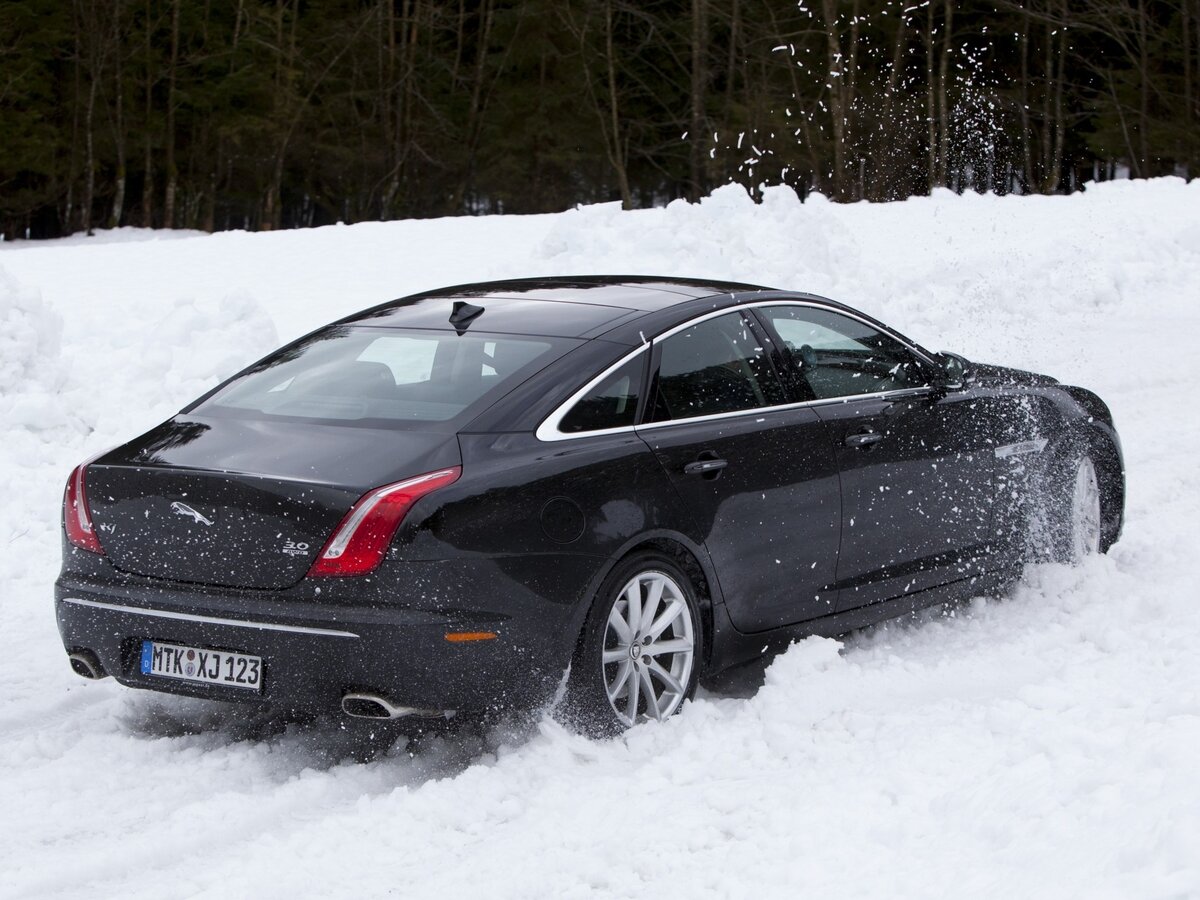 Jaguar XJ последнего поколения: какой он и сколько стоит на вторичке? | Что  взять? Авто с пробегом | Дзен