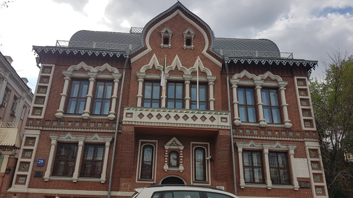 Москва. Пречистенская набережная. 28.04.24. Дом Цветкова. Фото автора