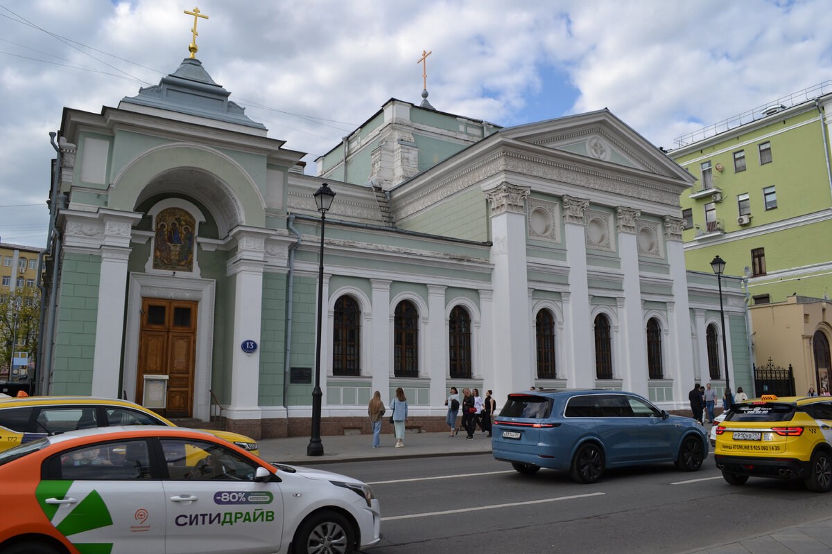 По сказочной Москве: Ларец на Москва - реке, заглянем в Бруней и Дом с  Котом | Anna Seton | Дзен