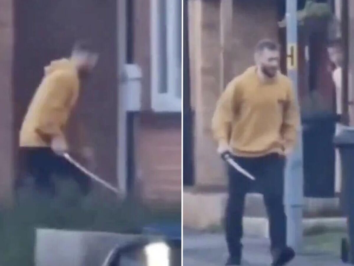    Мужчина с мечом, напавший на людей в Хейнот на юге Лондона© Кадр видео из соцсетей