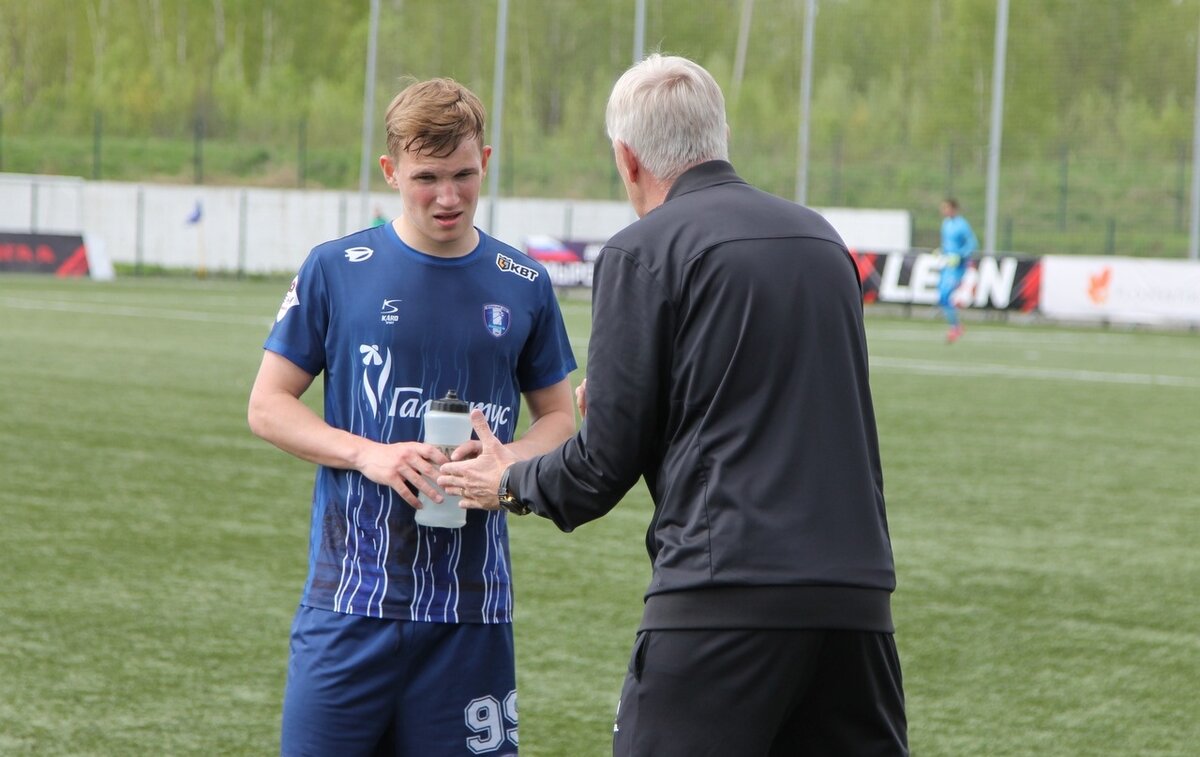 Один из главных заводил нынешней «Калуги», Данил Полях (#99), на игру со «Спартаком» получит дисциплинарный «отгул»