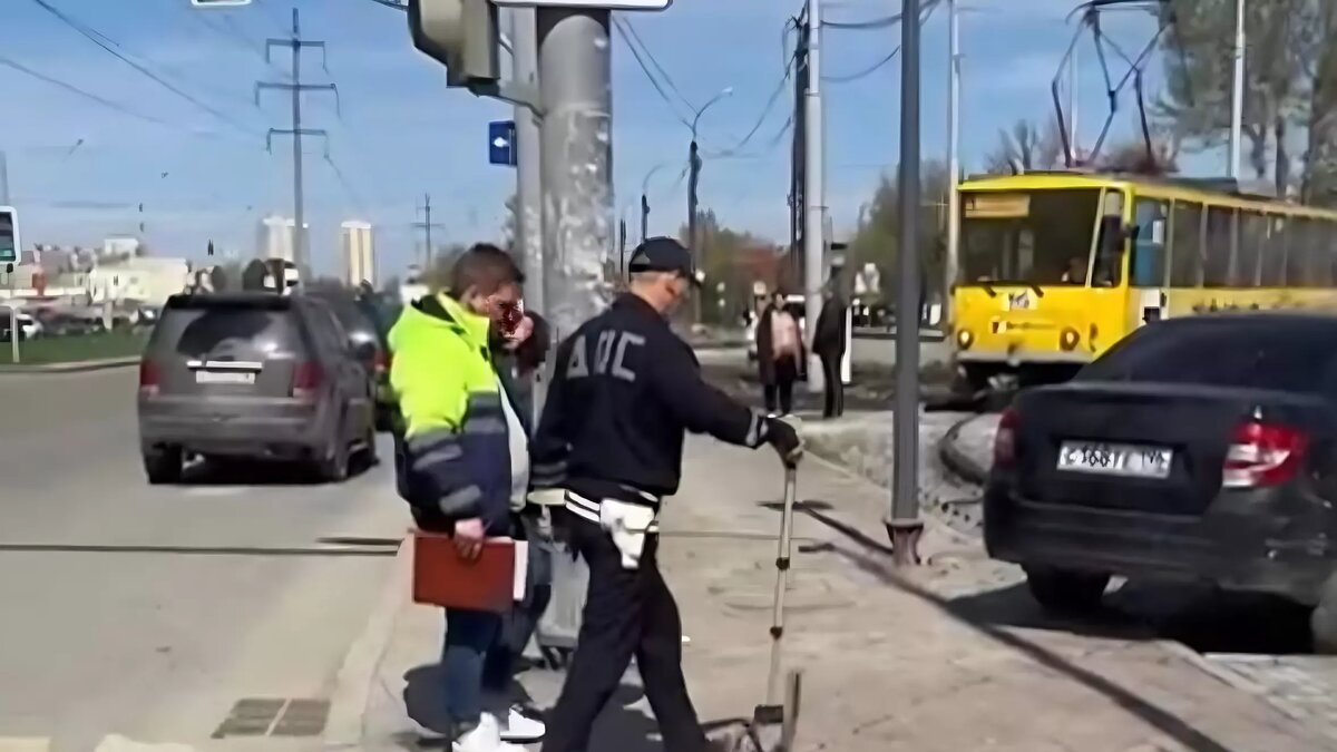 В Екатеринбурге двое детей пострадали в ДТП из-за ехавшего на красный свет  водителя | Новости Тагила TagilCity.ru | Дзен