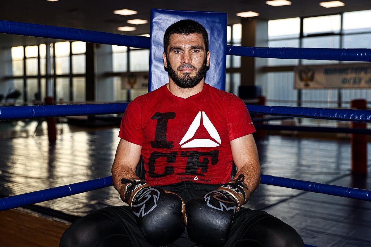     Артур Бетербиев