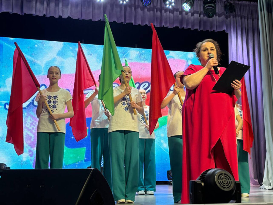    Копыляне принимают поздравления с Первомаем