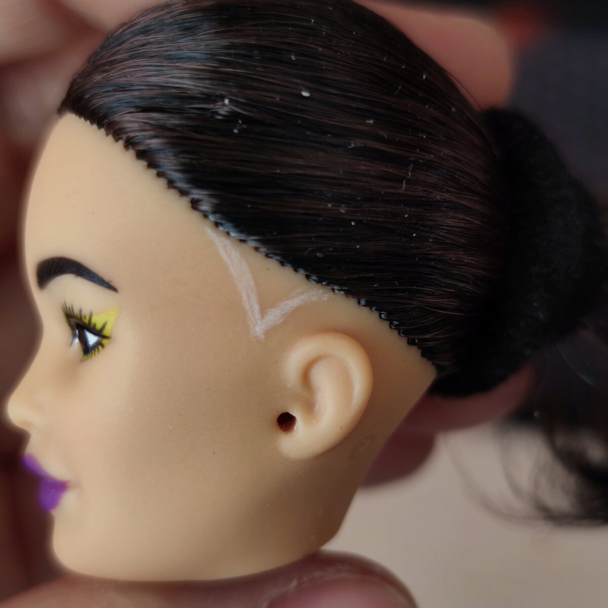 Допрошивка Barbie Киры: нарисовала левый висок