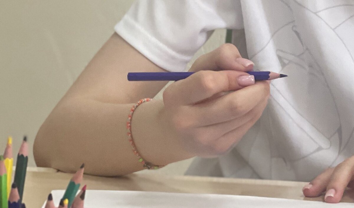 Так изменился захват карандаша у Кати уже на 3 день курса коррекции "Успешный Старт"!