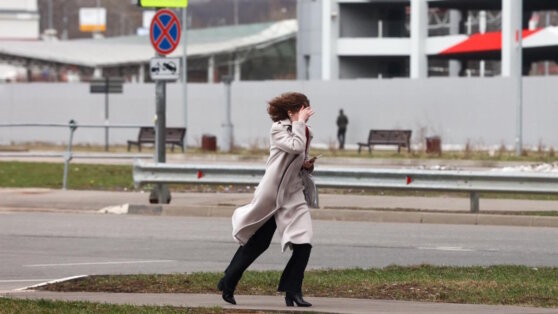 Жителей Москвы предупредили об опасной погоде