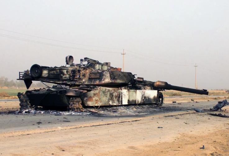 Этот спрятать не успели.