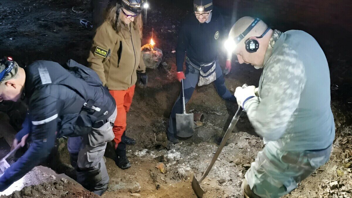 В бывшей штаб-квартире Гитлера в Польше нашли детские скелеты без рук и ног  — Фото | Telegraf - Новости | Дзен