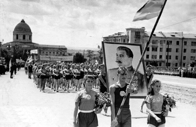    Парад в Курске. 1949 год