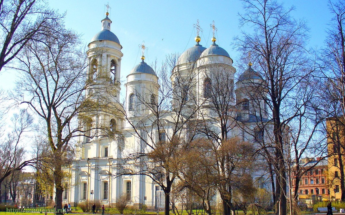 Князь-Владимирский собор в Петербурге (Ленинграде), где в 1942 году  проходили Пасхальные богослужения. Фото из свободного доступа.