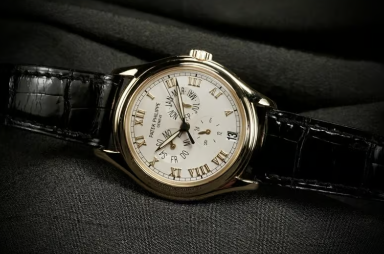 Годовой календарь дебютировал в модели ref. 5035.