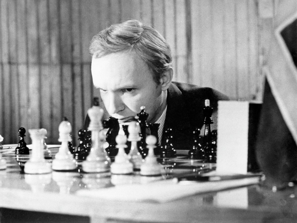 Андрей Мягков в роли Хлебникова. Источник: Кинопоиск