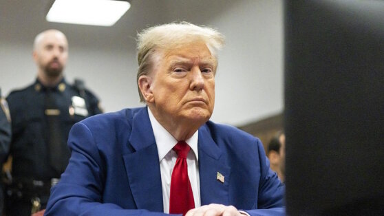    Cуд оштрафовал Трампа за комментарии по делу о выплатах Сторми Дэниэлс Богдан Герцен