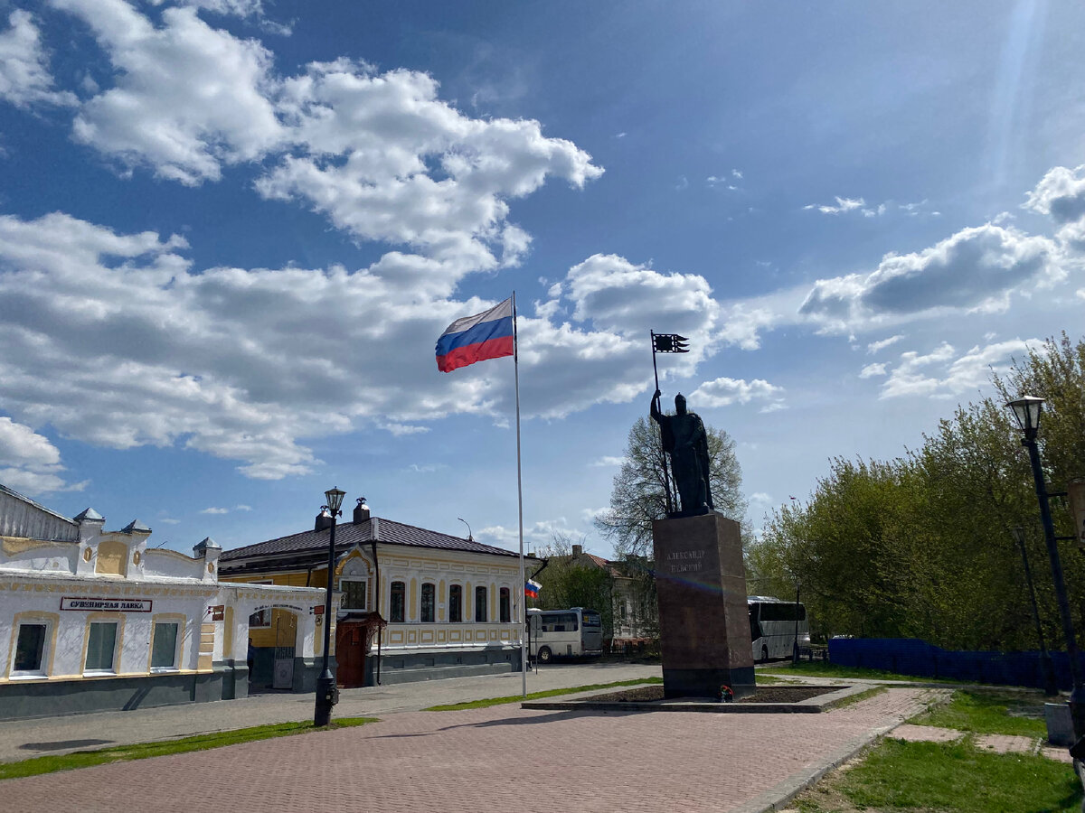 Памятник Александру Невскому.