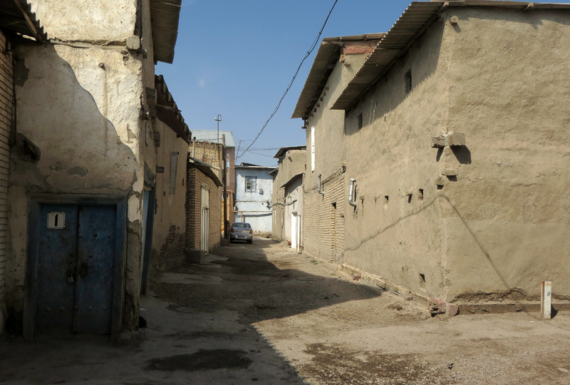 Бухара непарадная. Как выглядят районы древнего города, куда не забредёт турист?