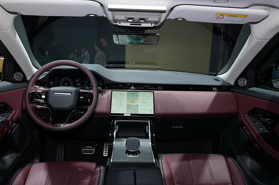    Интерьер обновлённого Range Rover Evoque L   
Autohome.com.cn