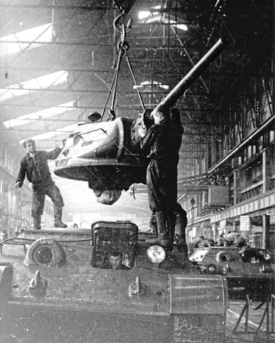 Т-34 собирали в корпусном цехе № 43