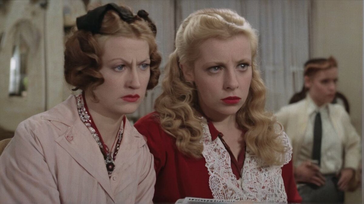 Попросила ИИ нарисовать героинь романа))) 