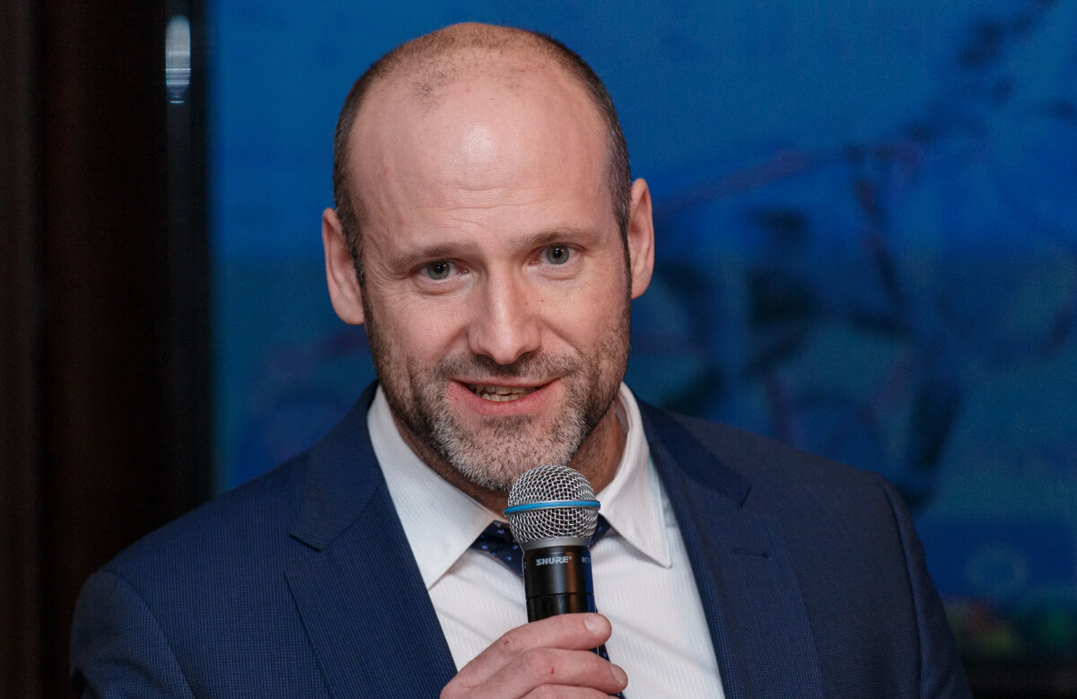 Эффективный менеджер Владислав Федулов хочет «срубить бабок» на наших правах