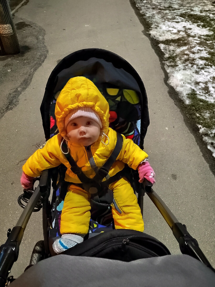 Мы еще и коляску в бизнес запихнули. На то он и бизнес, все влезло)