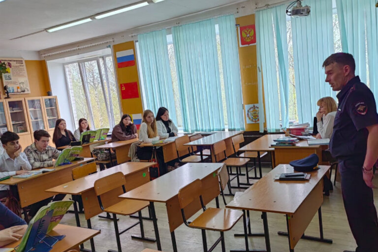    CREATOR: gd-jpeg v1.0 (using IJG JPEG v62), quality = 100 Сергей Петраков