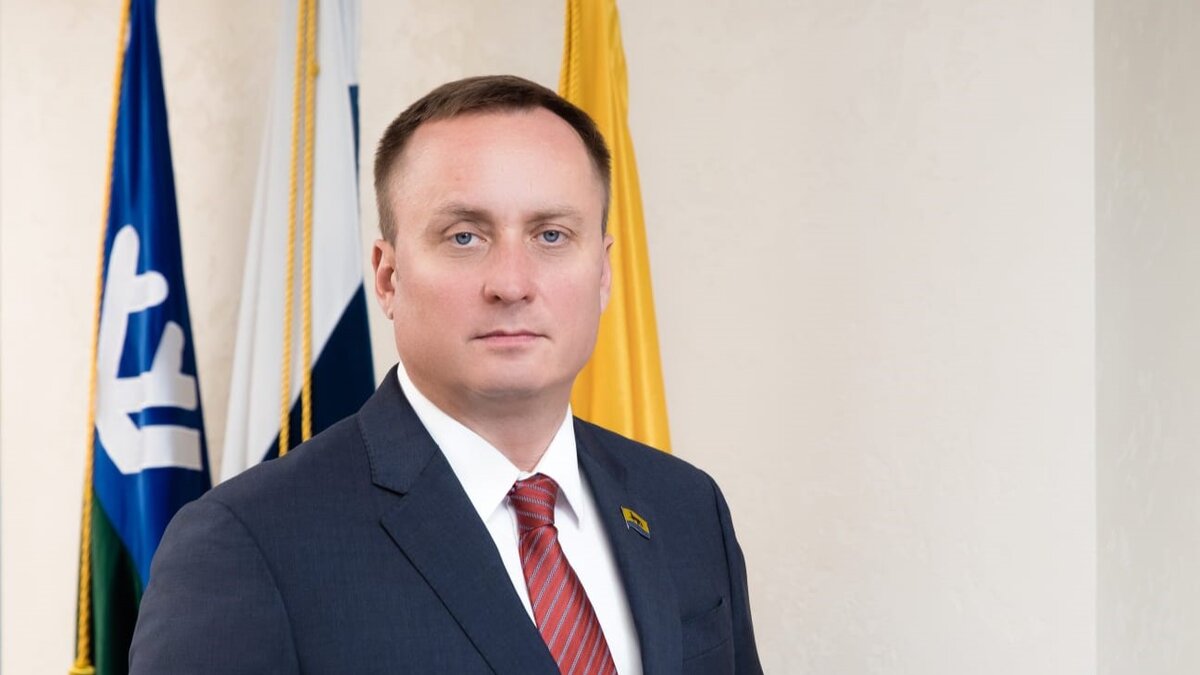    Председатель Думы Сургута Максим Слепов поздравил югорчан с 1 мая
