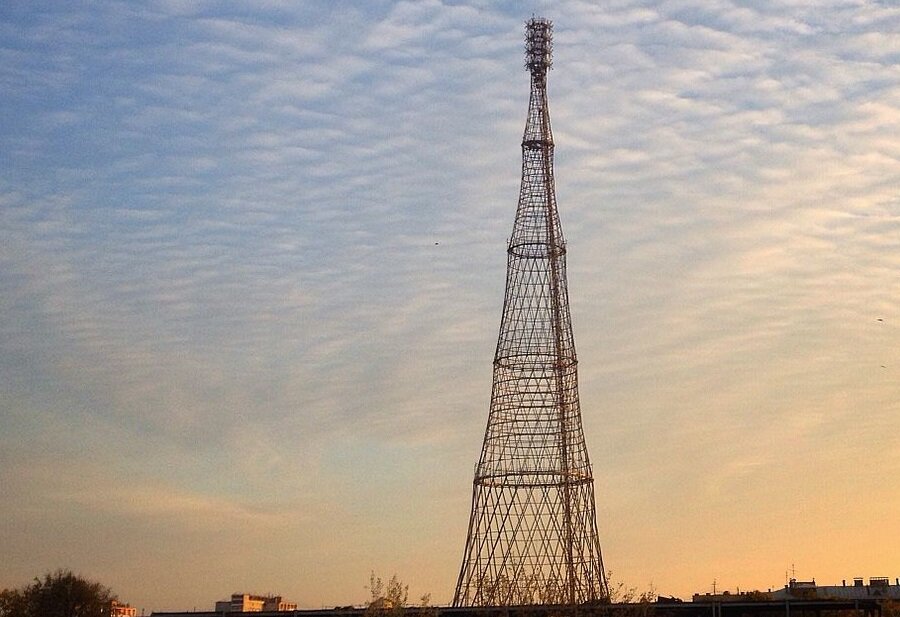 © Savethetower / Wikimedia Commons / CC BY-SA 4.0 (Шуховская башня в Москве на ул. Шухова рядом с телецентром на Шаболовке. Проект реализован в 1919-1922 гг.)