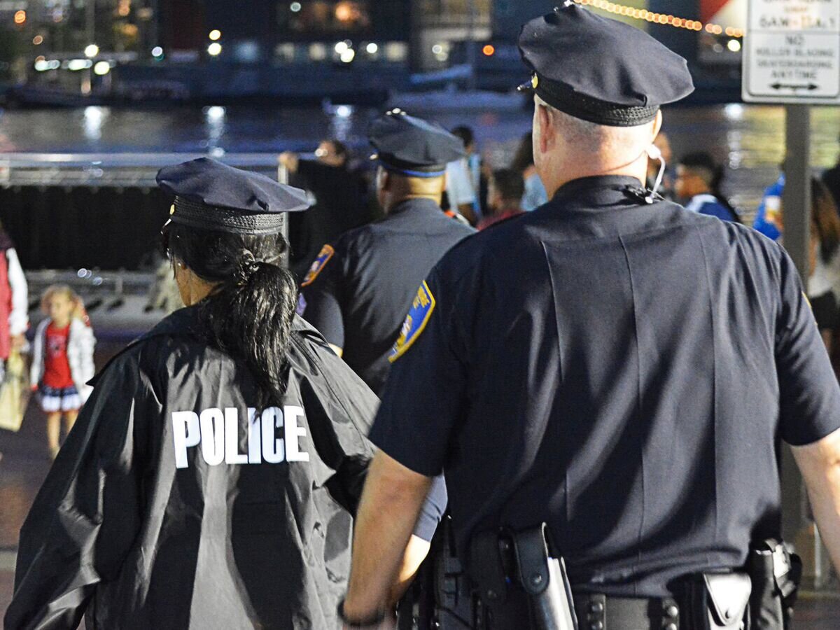    Полицейские в Балтиморе© Фото : аккаунт полиции Балтимора в Facebook