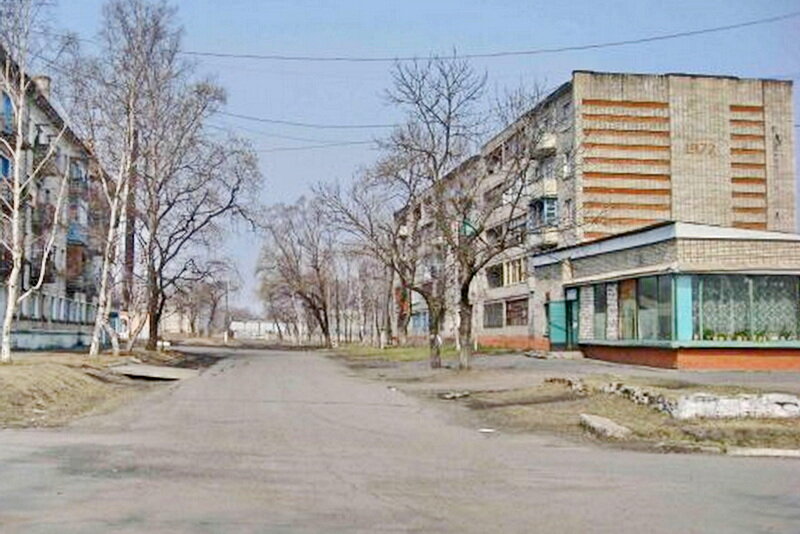 Тот самый гарнизон, та самая "стекляшка" справа примерно в те самые годы