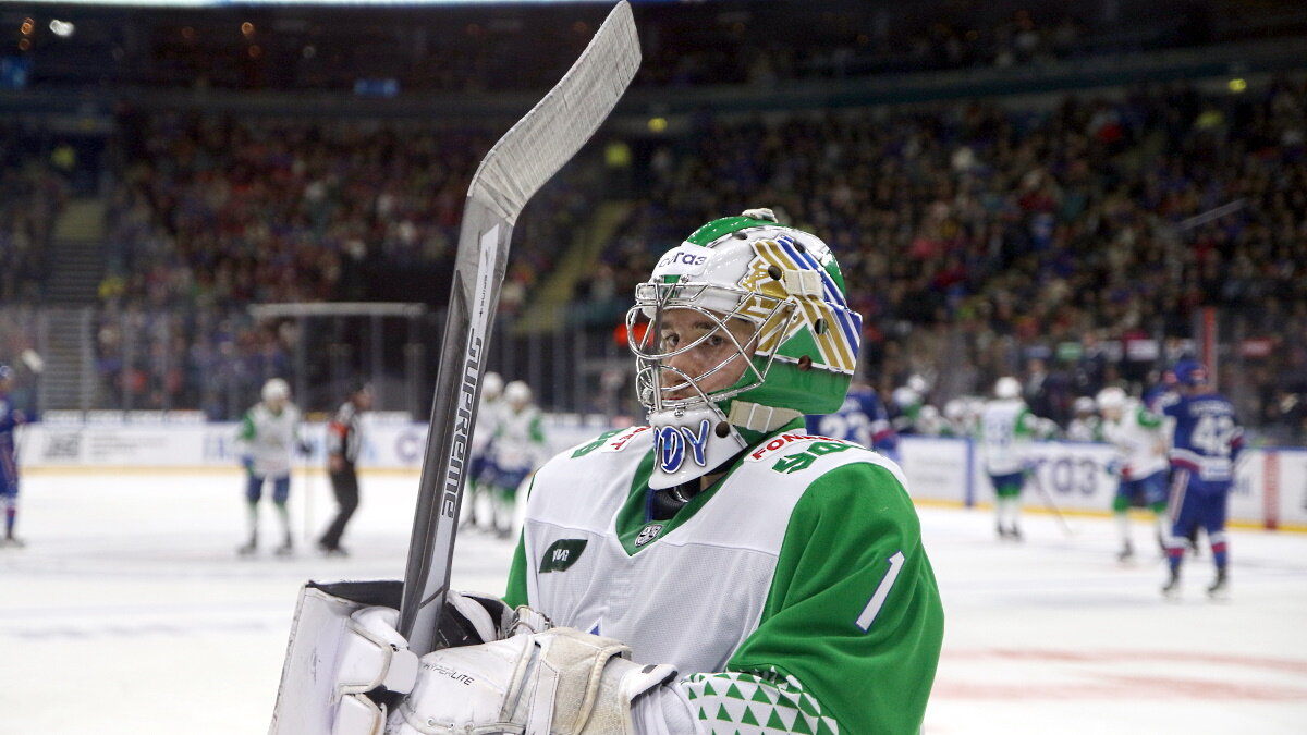    Хоккеисты "Салавата Юлаева" победили дома "Автомобилист" в овертайме. Фото: GLOBAL LOOK PRESS