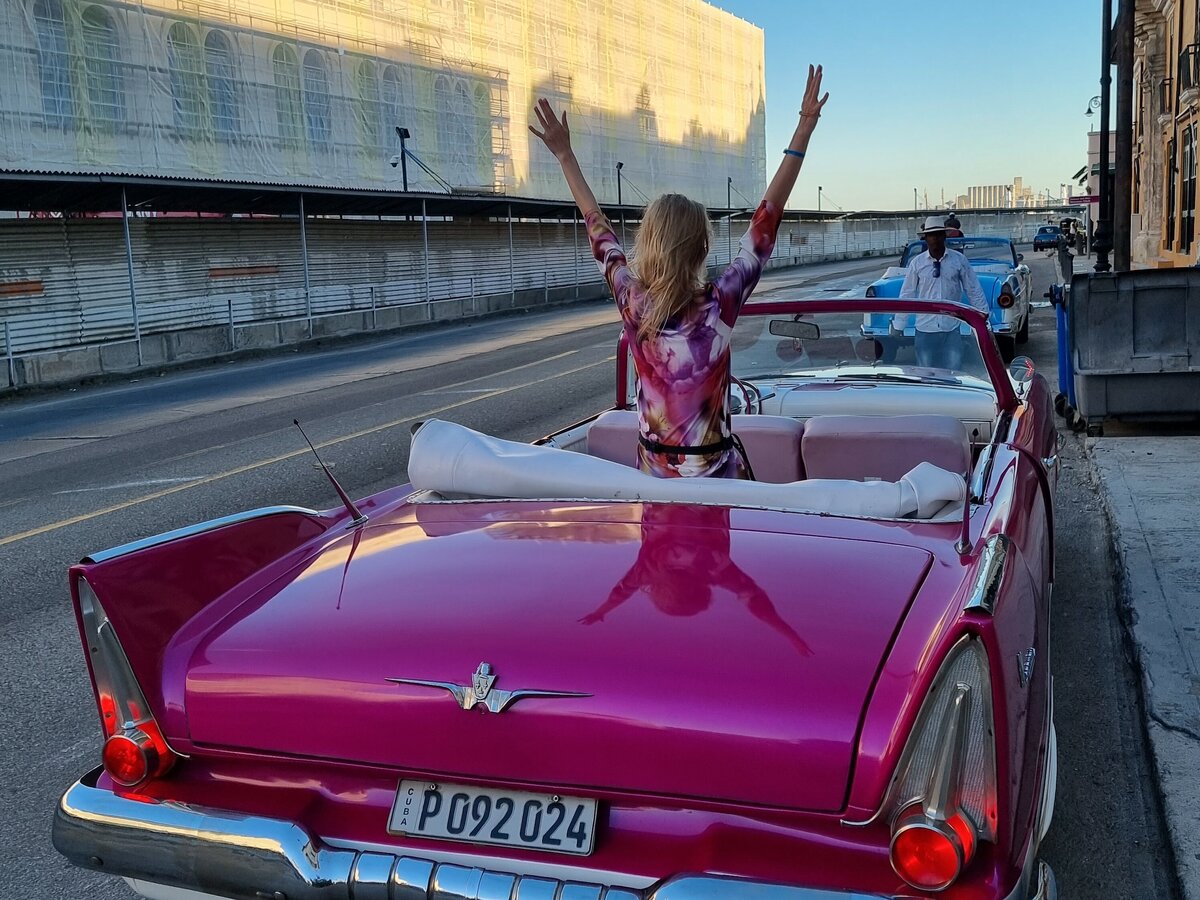 Обязательно прокатитесь по Гаване на кабриолете, почувствуйте колорит