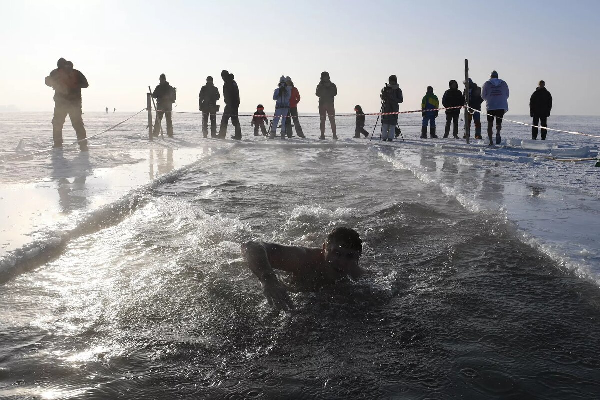 Купание жителей Батуми в Черном море © photo: Sputnik / Alexander Kryajev