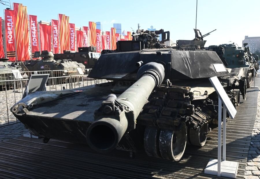    Танк M1 Abrams на Поклонной горе в Москве © Кирилл Каллиников/РИА Новости