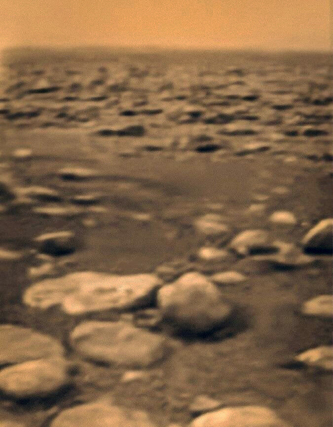 Каменистый ландшафт поверхности Титана 