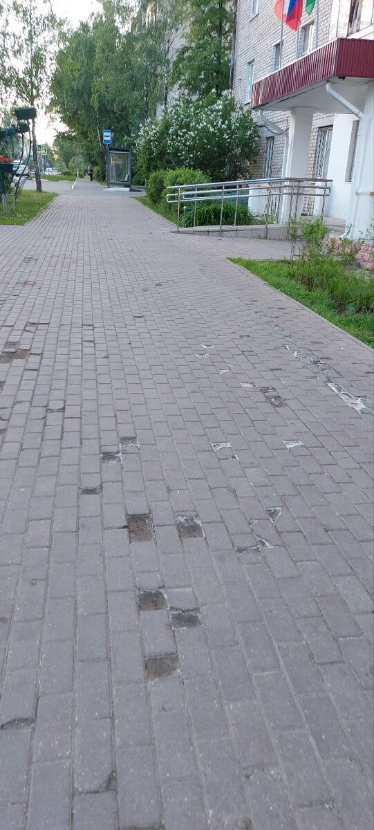 Ну если под окнами Администрации так плохо...