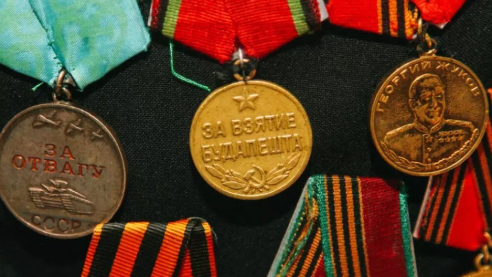 По состоянию на 1 апреля, в нашей стране проживало 176 ветеранов. Годом ранее насчитывалось 222 фронтовика.

Больше всего ветеранов в Алматы (44 человека). В Атырауской области и Улытау, по данным акиматов, на сегодняшний день не осталось участников Великой Отечественной войны.