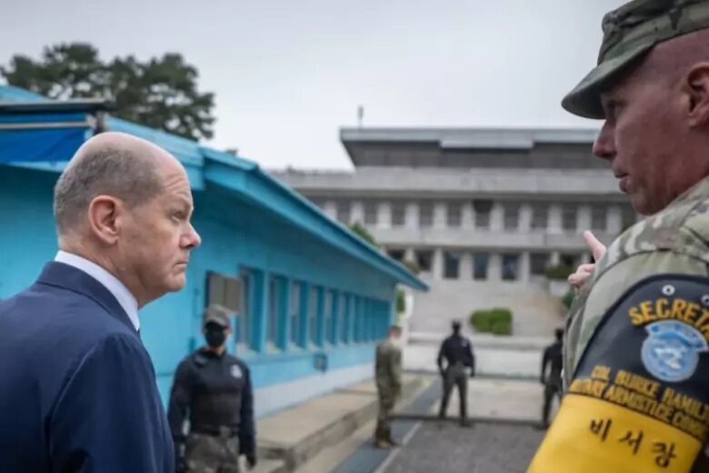 Канцлер на границе двух Корей. Фото из открытых источников.