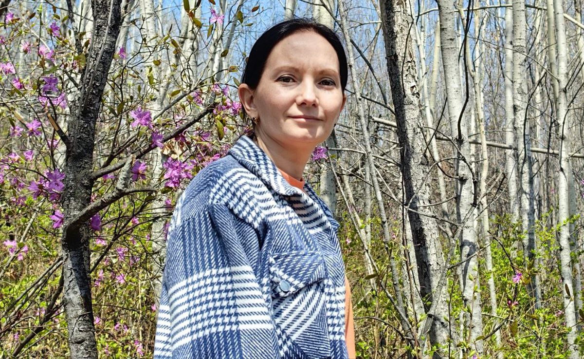 В нашем лесу зацвел  багульник