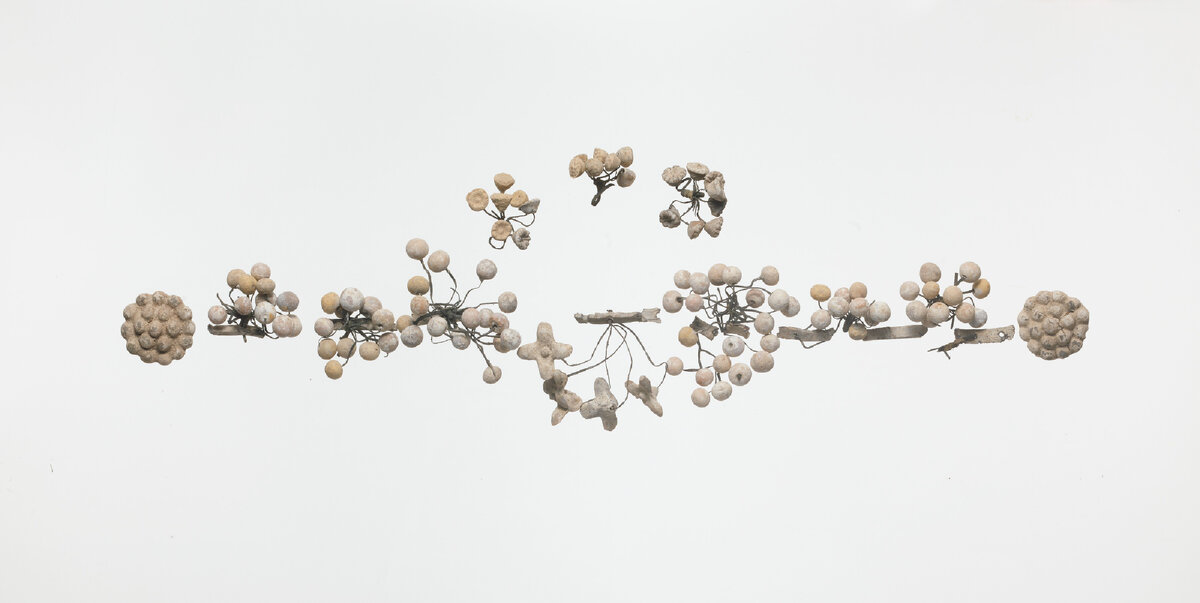 Терракотовый венок с цветами и ягодами, Южная Италия, ΙΙΙ в. до н.э., Метрополитен-Музей