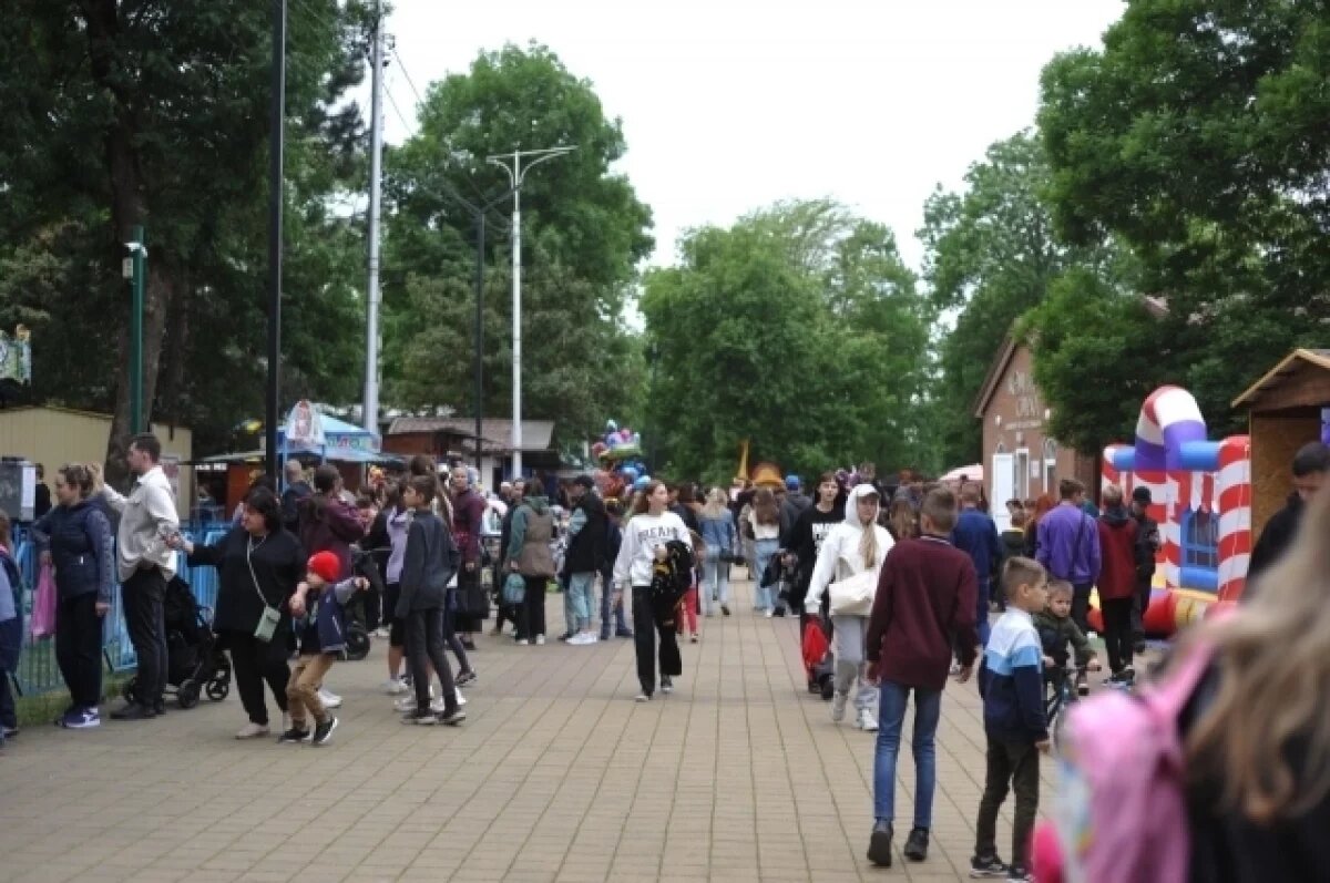    Майкопчане и гости города празднуют Первомай