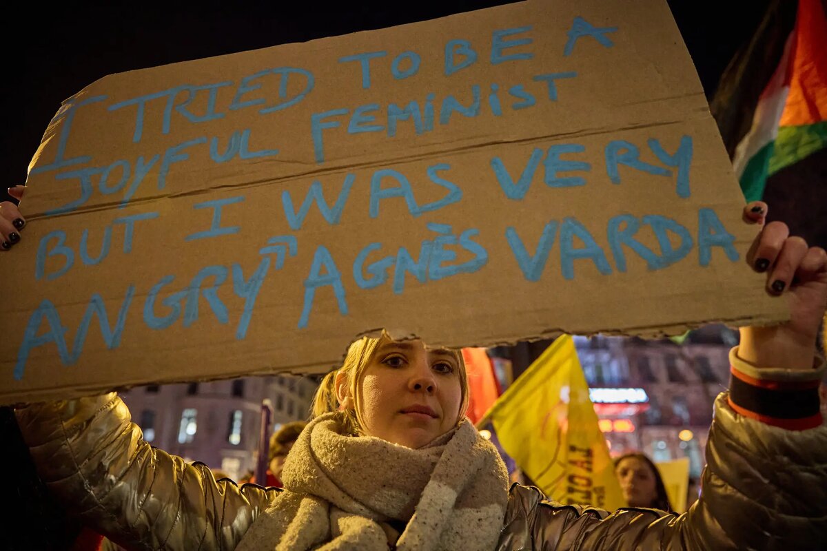 Демонстранты собрались в феврале у церемонии вручения премии "Сезар" в Париже в знак протеста против сексуального насилия в киноиндустрии.Фото предоставлено ...Киран Ридли / Agence France-Presse — Getty Images