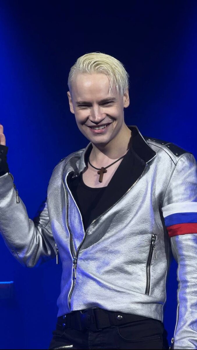 В таком виде SHAMAN пел "Да"