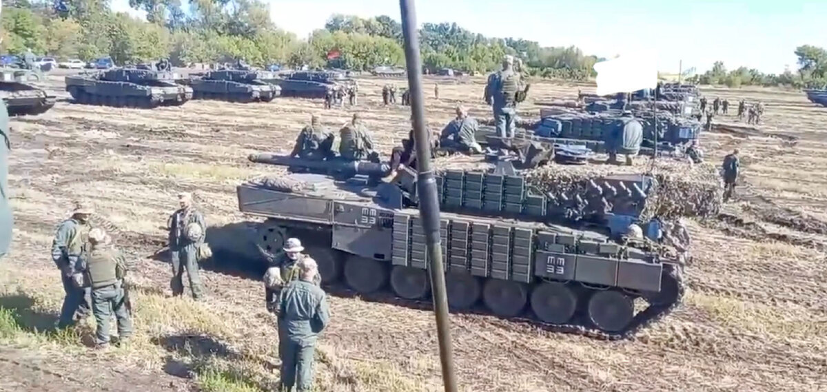 Танки Leopard 2A4 из состава 33 ОМБ