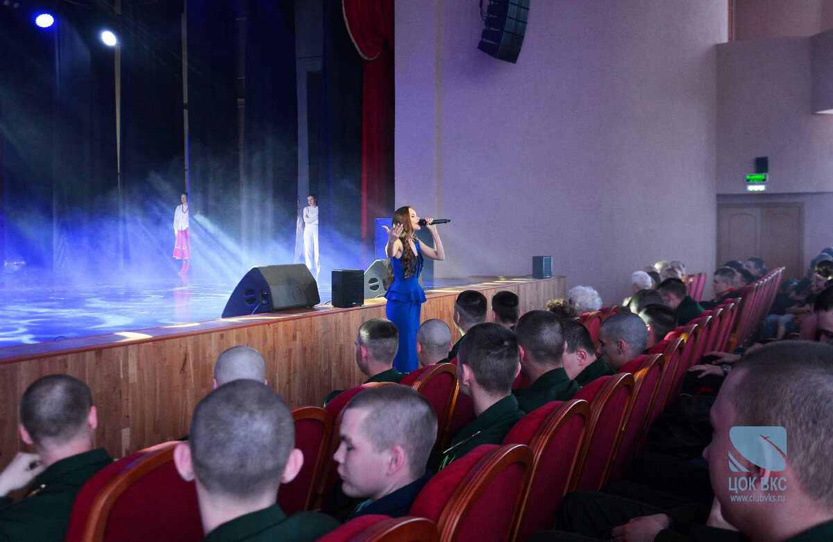30.04.2024 г. Творческая группа Центрального офицерского клуба Воздушно-космических сил организовала и провела в Доме офицеров города Краснознаменска концерт «Победный май!».-2