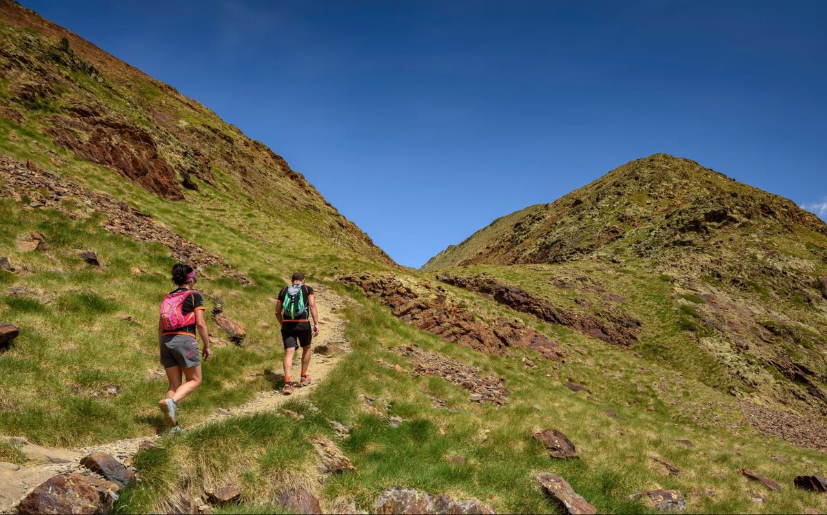 Может показаться, что день в отпуске длится дольше, чем обычный день, потому что это новый и интересный опыт, предполагает Мартин Винер, соавтор исследования. Фото: Серхи Бойшадер/Alamy